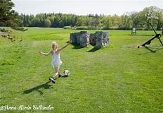 playing on siggesta farm